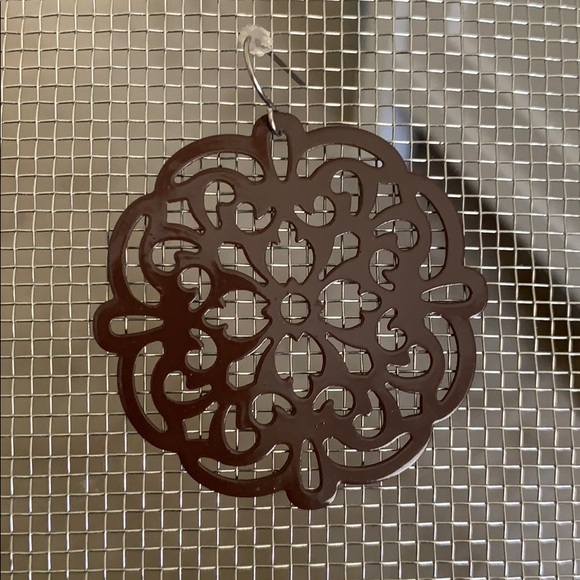 Dark brown earrings - Picture 3 of 3